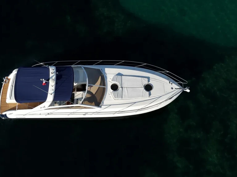 Location Bateau à moteur Princess avec permis
