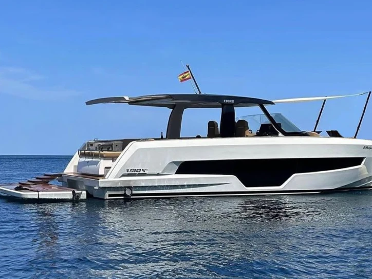 Bateau à moteur à louer à Ibiza (Ville) au meilleur prix