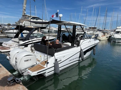 Charter a Jeanneau Cap Camarat 9.0 WA in Golfe-Juan on Samboat