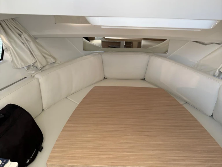 Location Bateau à moteur Jeanneau avec permis