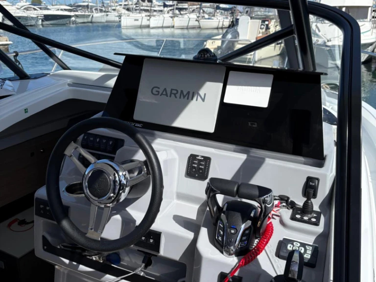 Bateau à moteur à louer à Golfe-Juan au meilleur prix