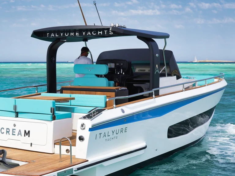 Location Bateau à moteur italyure avec permis