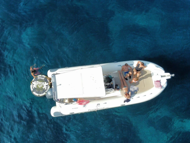 Location Bateau à moteur à Golfe-Juan - Capelli Tempest 700 Sun