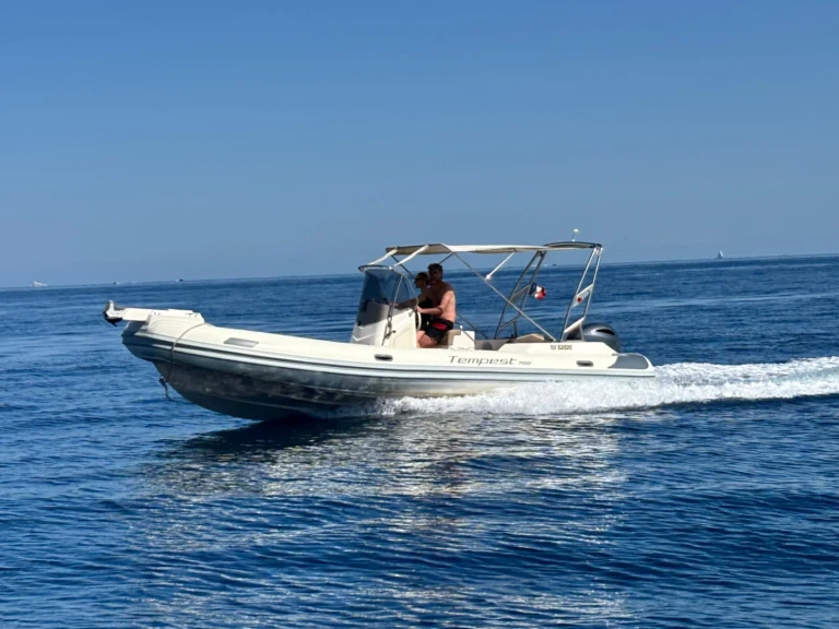 Location bateau Capelli Tempest 700 Sun à Golfe-Juan sur Samboat