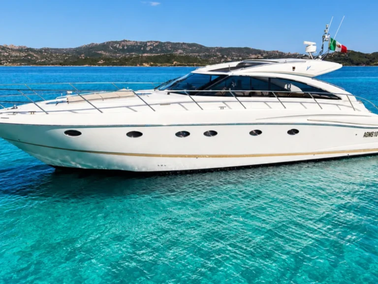 Location bateau Port of Cannigione pas cher Princess V53
