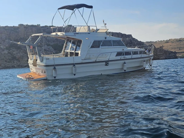 Louez un Ferretti Altura 38 Fly à Xemxija
