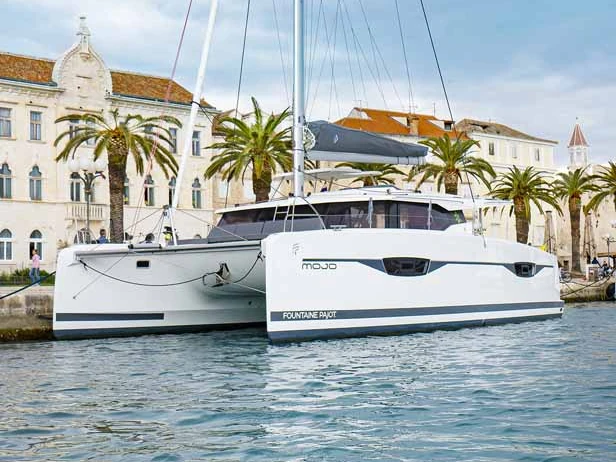 Location bateau Pula pas cher Astrea 42
