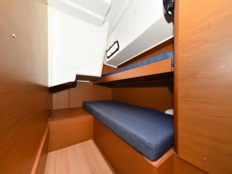 Location bateau Bormes-les-Mimosas pas cher Sun Loft 47 (7 cab.)