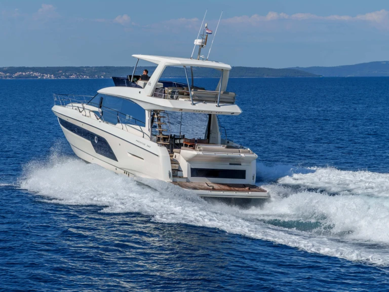Location bateau Podstrana pas cher Prestige 590