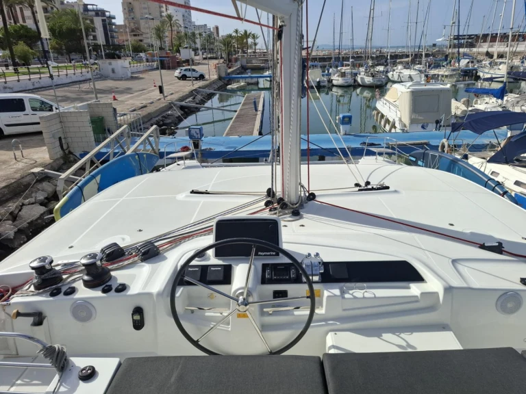 Location bateau Lagoon Lagoon 46 à Dénia sur Samboat