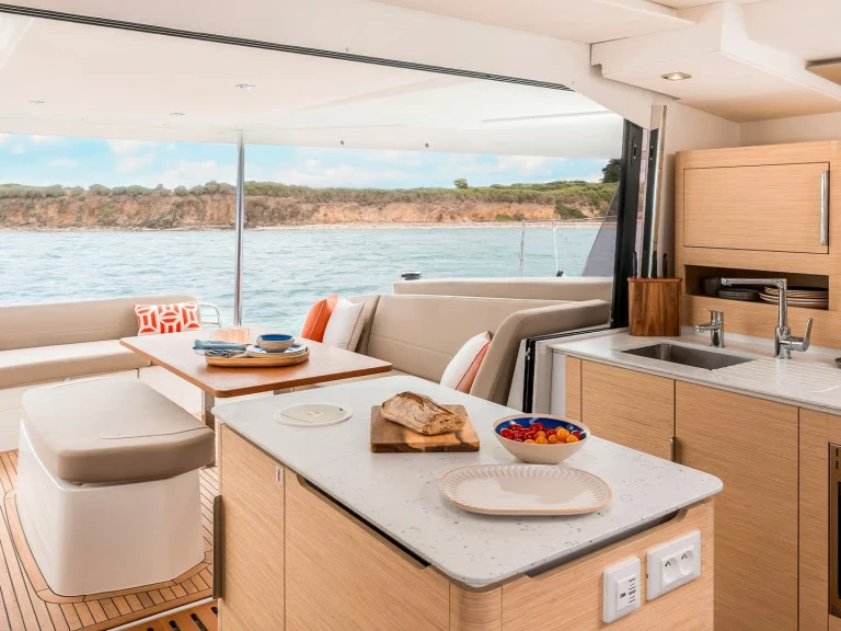 Location bateau Volos pas cher Fountaine Pajot New 41