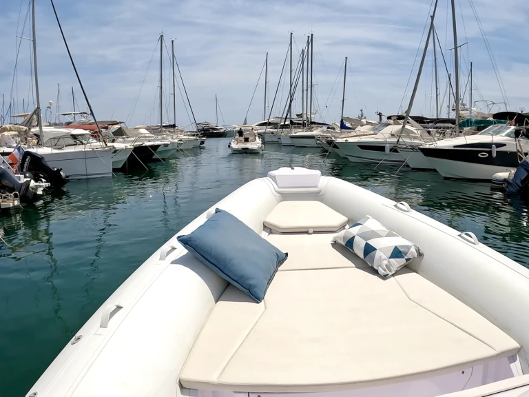 Location Bateau à moteur à Mandelieu-la-Napoule - Stingher 24 GT