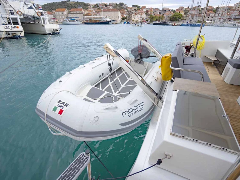 Fountaine Pajot Astrea 42 a louer à Pula