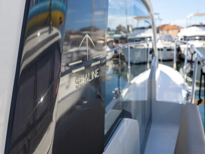 Location Bateau à moteur à Biograd na Moru - Sealine Sealine C335