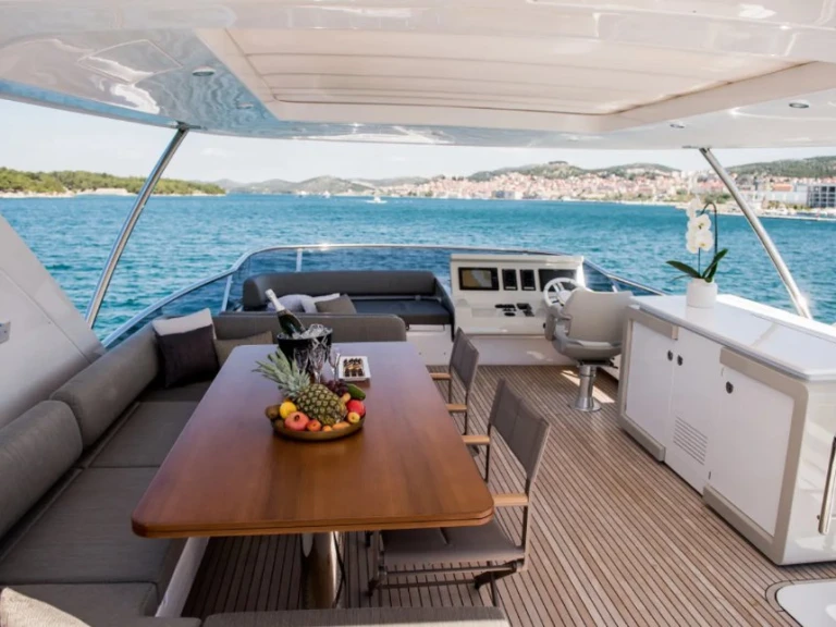 Azimut Azimut 72 Fly a louer à Skradin