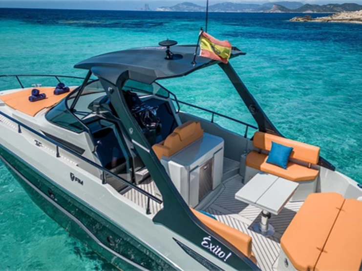 Location Bateau à moteur FIM avec permis