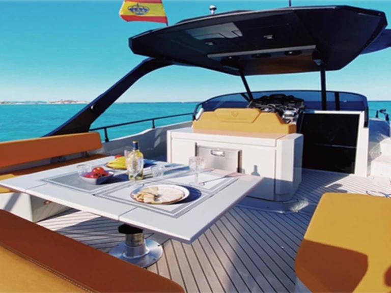 Bateau à moteur à louer à Ibiza (Ville) au meilleur prix