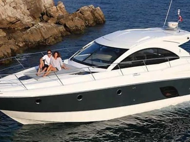 YachtCharter in Juan-les-Pins - MonteCarloYachts 42 auf SamBoat