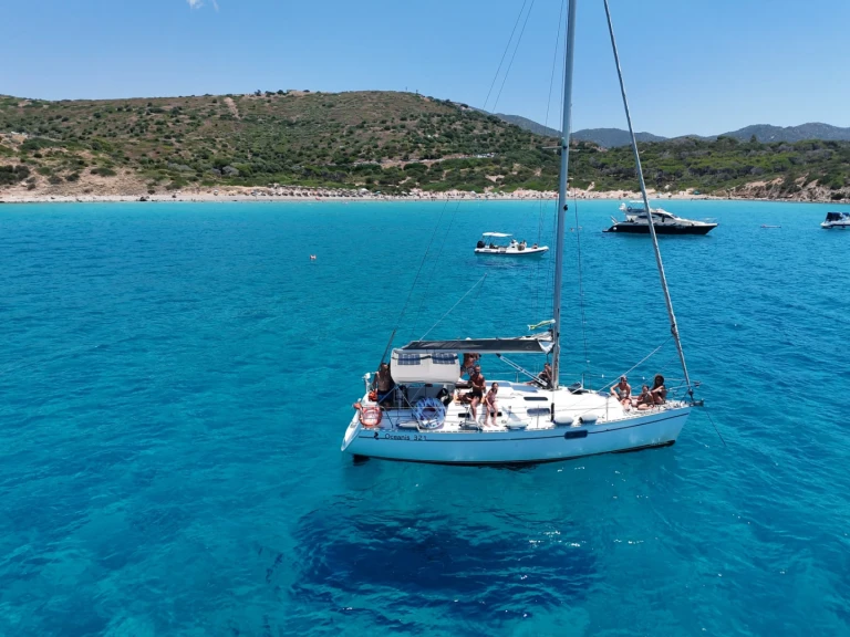 Location bateau Cagliari pas cher Oceanis 321