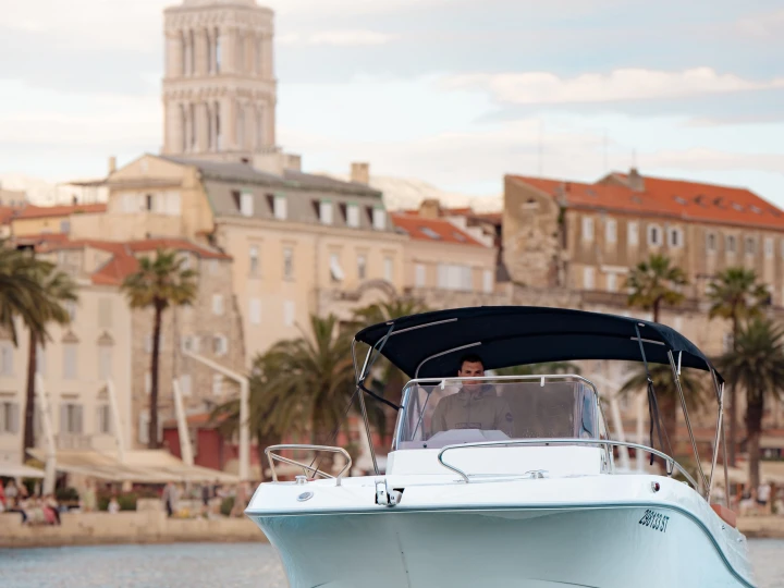 Atlantic open 750 a louer à Split Port