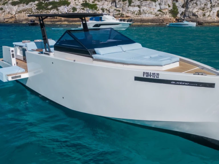 Bateau à moteur à louer à Ibiza (Ville) au meilleur prix