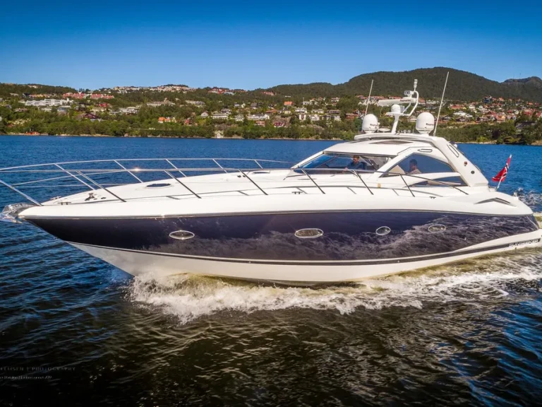 Louez un Sunseeker Portofino 53 à Capri