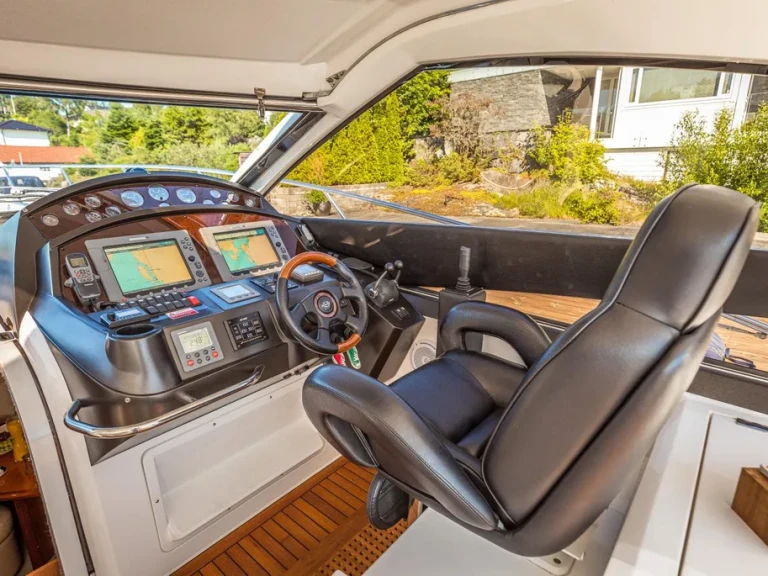 Bateau à moteur à louer à Capri au meilleur prix