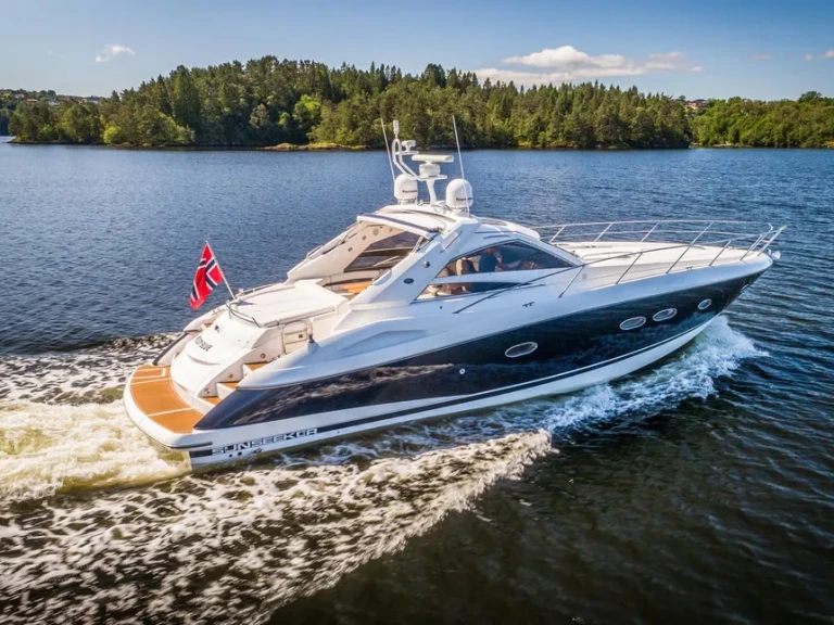 Location Bateau à moteur Sunseeker avec permis