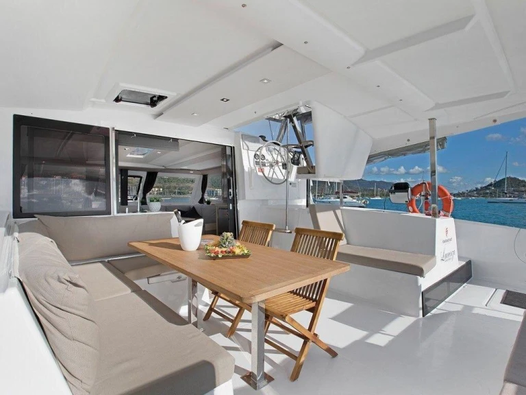 Location Catamaran Fountaine Pajot avec permis