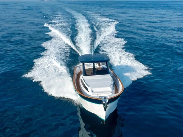 Location bateau Apreamare Apreamare Gozzo 35 à Antibes sur Samboat