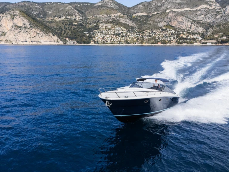 Location bateau Saint-Jean-Cap-Ferrat pas cher Itama 40