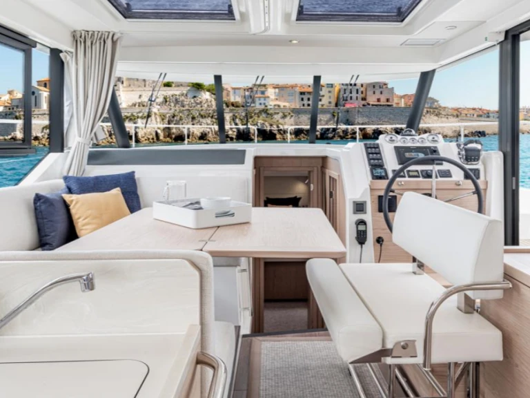 Location à Juan-les-Pins - Bénéteau Swift Trawler 41 Fly sur SamBoat