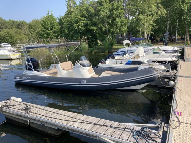 Location bateau Sanguinet pas cher Black Fin 8 Elegance