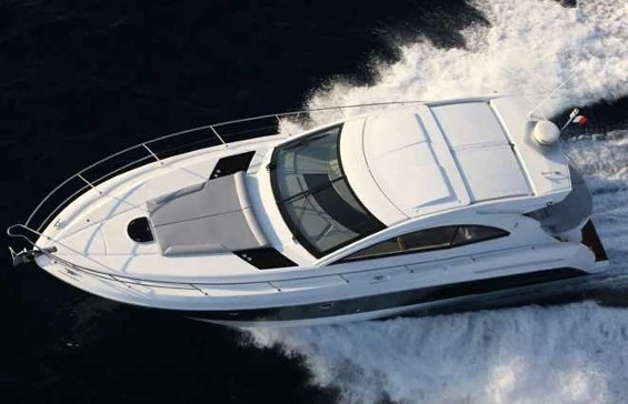 Louer Bateau à moteur avec ou sans skipper Bénéteau à Juan-les-Pins