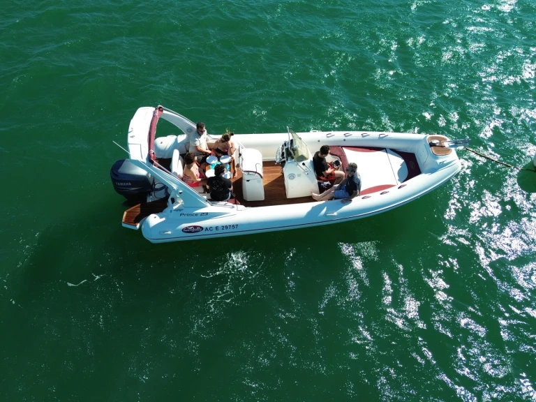 Louer Semi-rigide avec ou sans skipper Nuova Jolly à Le Canon
