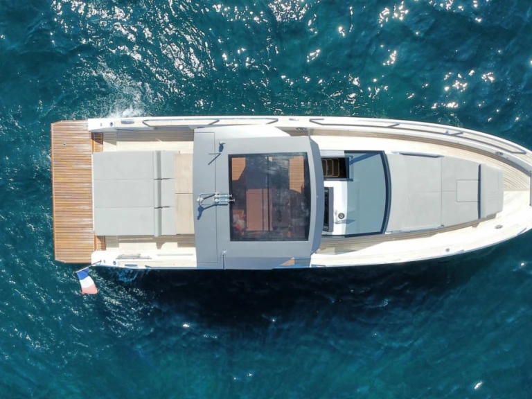 Louer Bateau à moteur avec ou sans skipper Fiart à Golfe-Juan