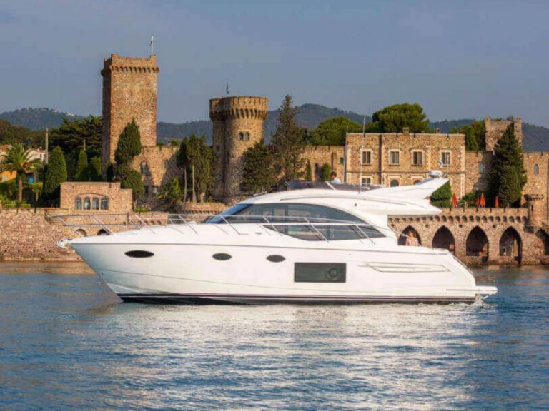 Princess Princess 49 Fly a louer à Juan-les-Pins