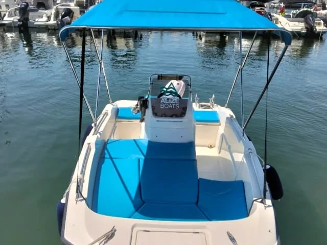 Bateau à moteur à louer à Can Pastilla au meilleur prix