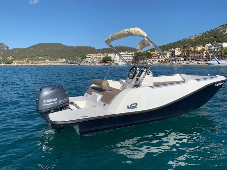 Bateau à moteur à louer à Sant Adrià de Besòs au meilleur prix
