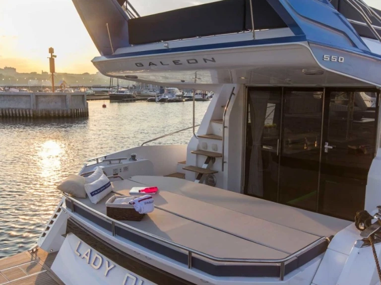 Louez un Galeon Galeon 550 Fly à Herceg Novi