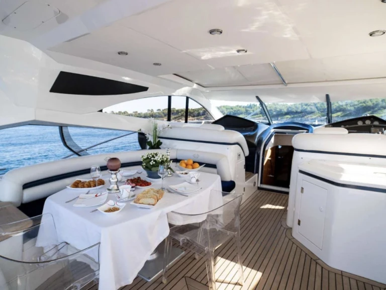 Location Yacht Sunseeker avec permis