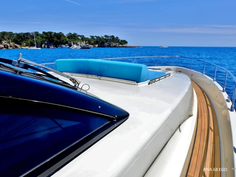Louer Yacht avec ou sans skipper Riva à Saint-Laurent-du-Var