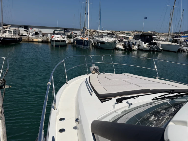 Bateau à moteur à louer à Port Cogolin au meilleur prix