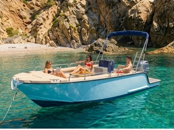 Louez un Moggaro Open 6'50 à Real Club Nautico Denia