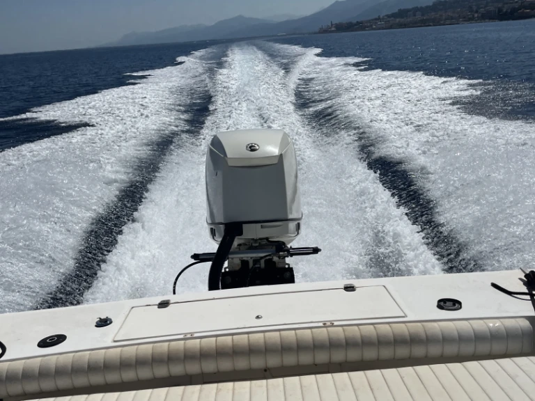 Bateau à moteur à louer à Bastia au meilleur prix