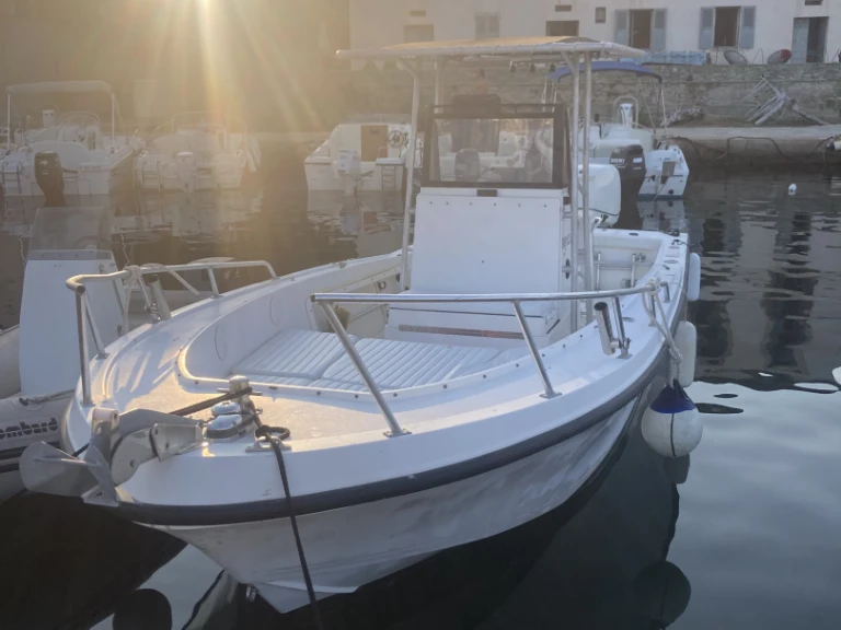 Mako 232 a louer à Bastia