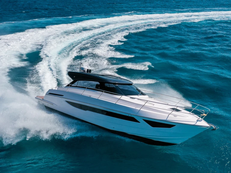Location Bateau à moteur à Saint-Tropez - Focus Power 44