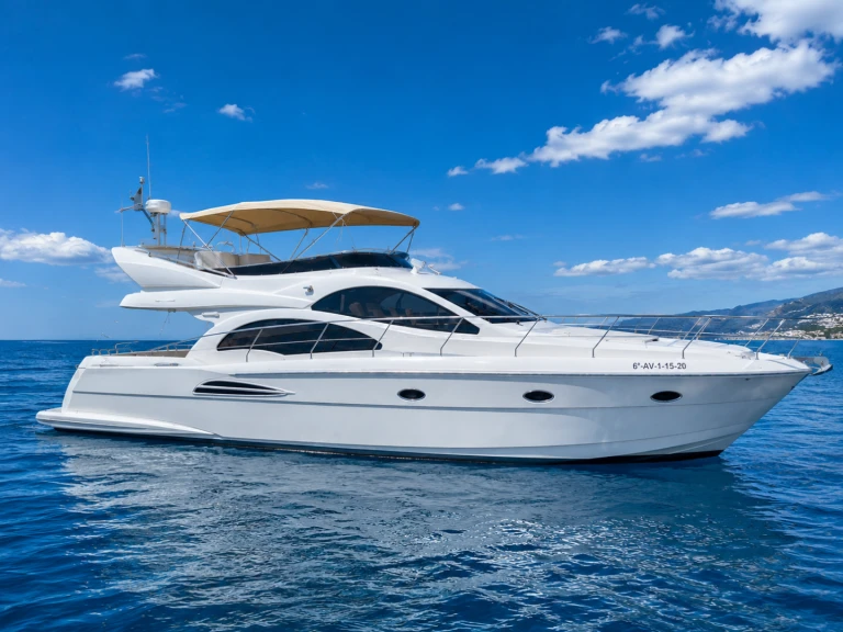 Location bateau Puerto Banús pas cher Astondoa 44 Fly