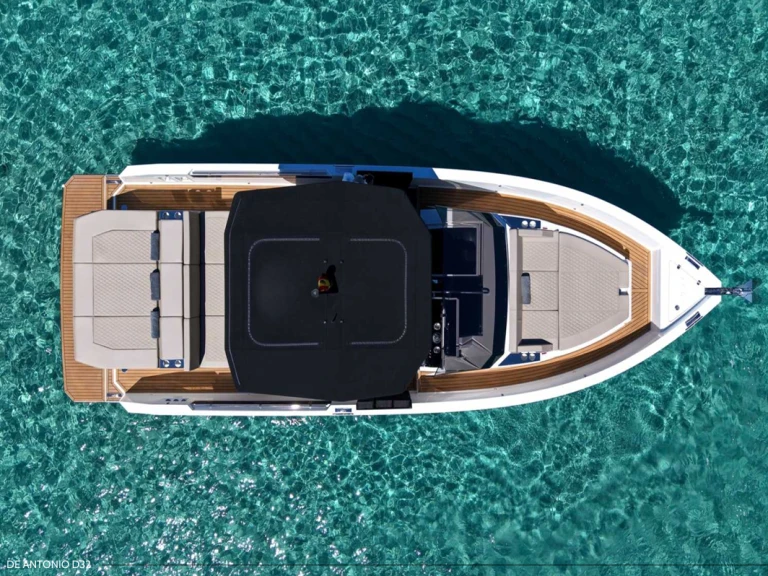 Location Bateau à moteur De Antonio avec permis