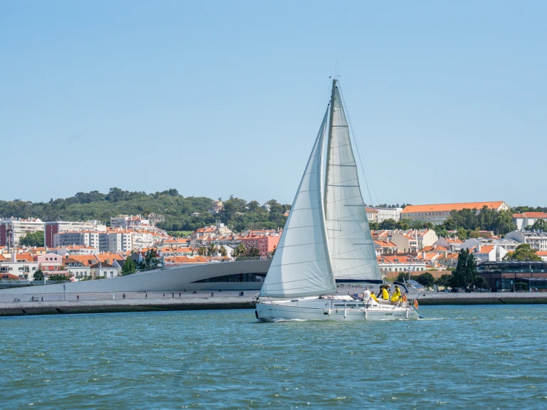 Louez un Jeanneau Sun Odyssey 42.1 à Lisbonne
